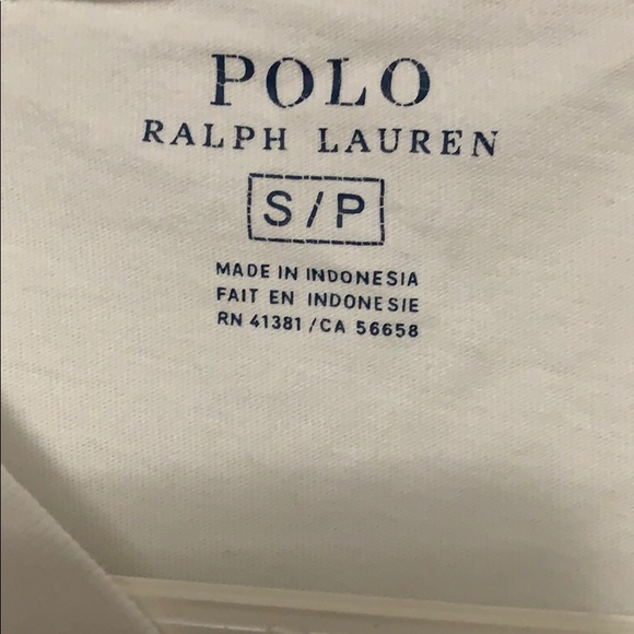 White short sleeve v neck - Picture 2 of 4